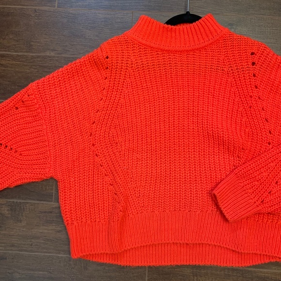 Red sweater - Picture 2 of 3